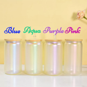display-of-16oz-iridescent-glass-tumblers-with-bamboo-lid