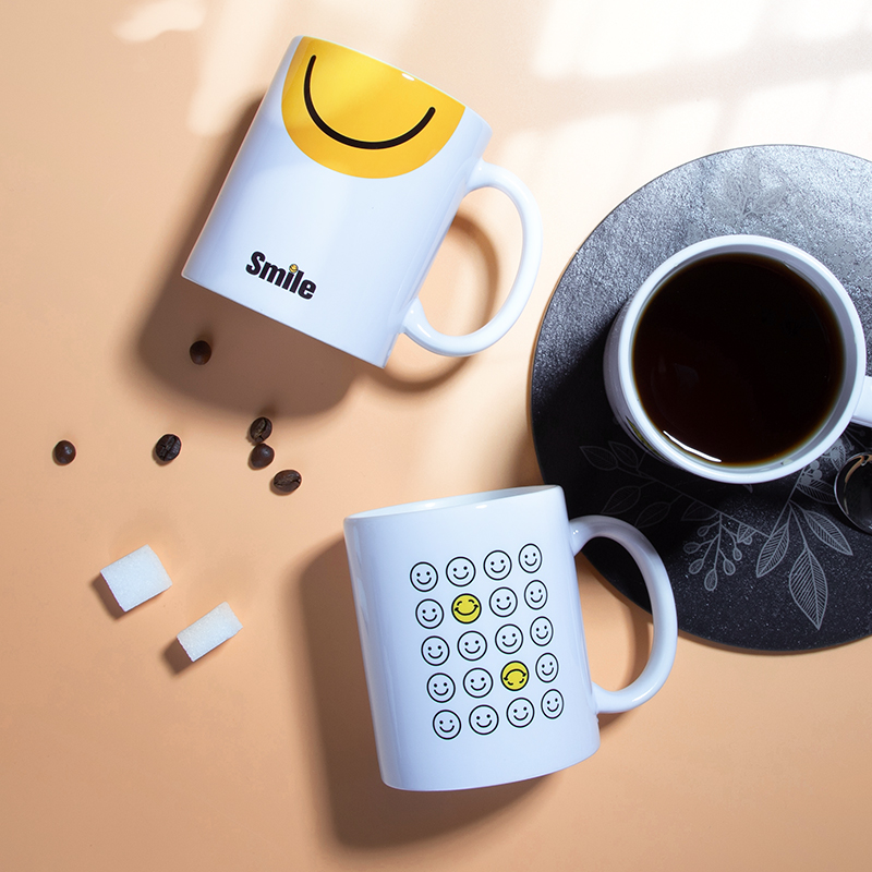 display-of-11-or-15oz-white-coffee-cups-blanks-sublimation-mug