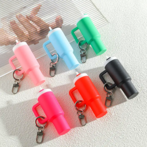 mini-tumbler-mug-keychain-accessory-with-detachable-storage-space-comparison-picture
