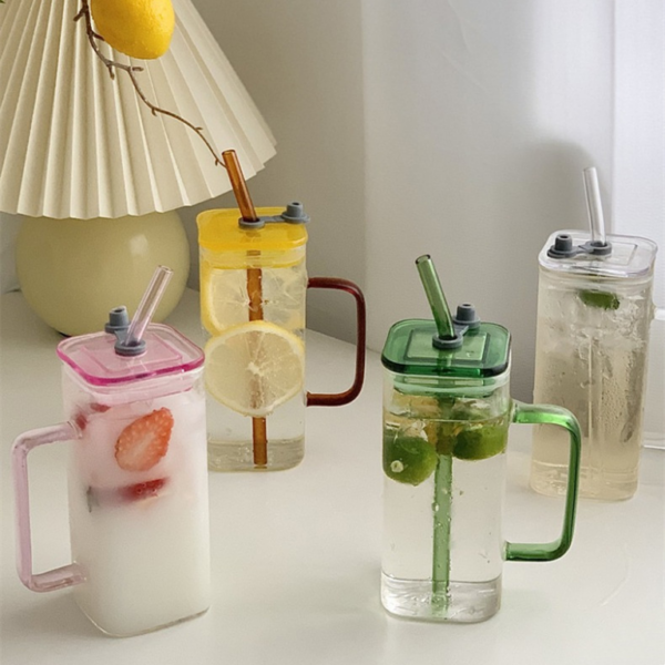 wholesale-400ml-square-glass-cups-with-colored-lids-straws-and-handle-display
