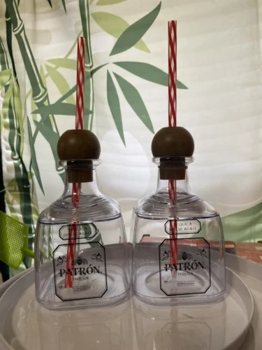 Wholesale 60pcs Mini 13oz Tequila Liquor Patron Wine Cocktail Plastic Cup with Cork photo review