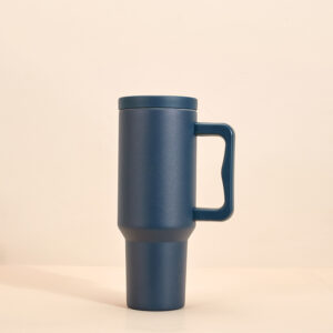 black-40oz-customizable-car-cup-with-handle-and-straw
