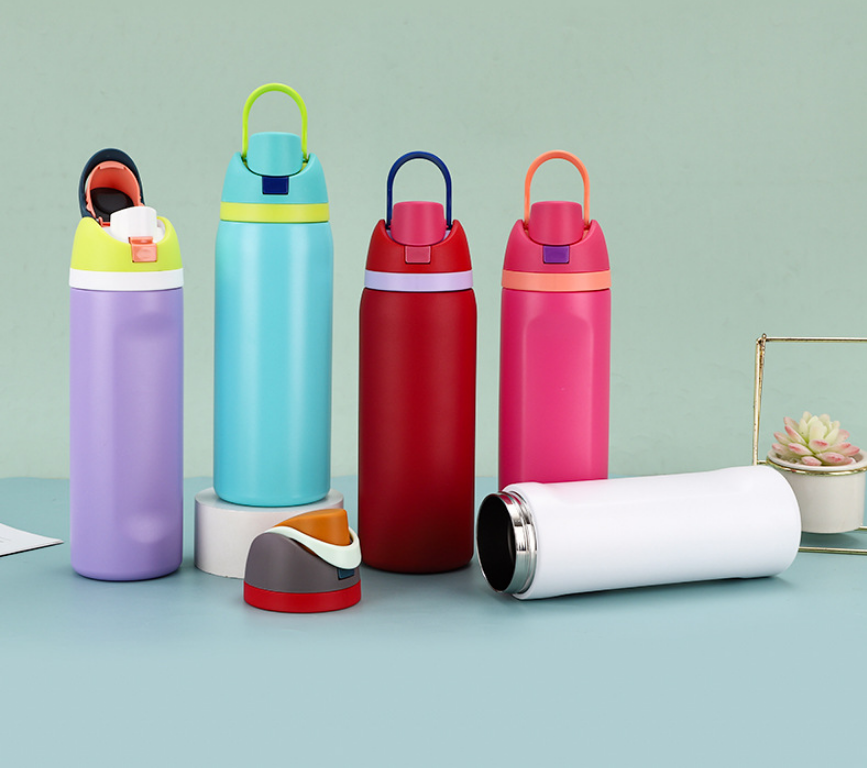 display-of--stainless-steel-owala-style-water-bottles-freesip-cups