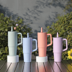 display-of-reusable-stainless-steel-water-bottle-travel-mug-with-flip-straw-lids