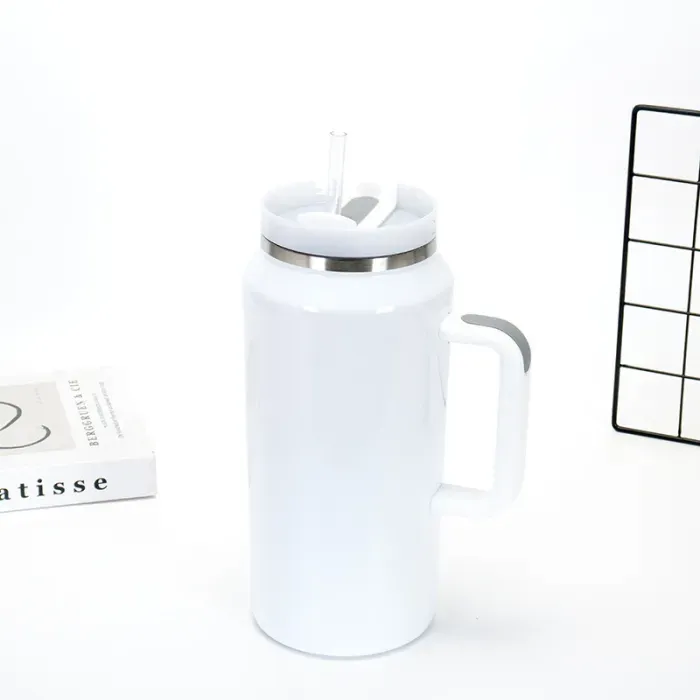 display-of-blank-64oz-sublimation-quencher-travel-mug-with-handle
