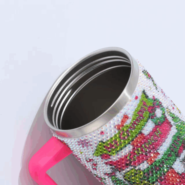details-of-40oz-grinch-rhinestone-bling-travel-mug-with-handle-wholesale
