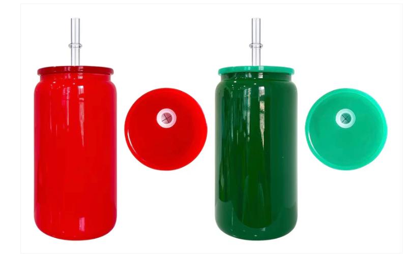 display-of-solid-colored-16oz-sublimation-glass-can-for-christmas