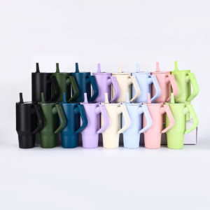 display-of-32oz-40oz-powder-coated-tumblers-with-rotatable-handle
