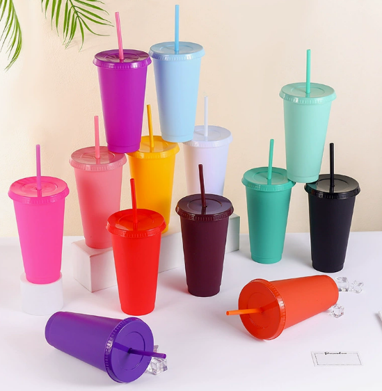 24oz-plastic-tumbler-with-straw-lid-colored-coffee-mugs-display